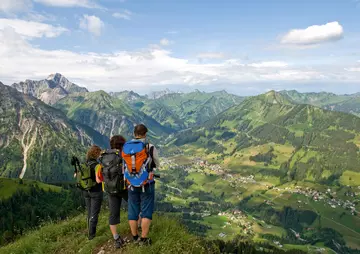 Hallers Sommer Ausblick Wandern Kleinwalsertal