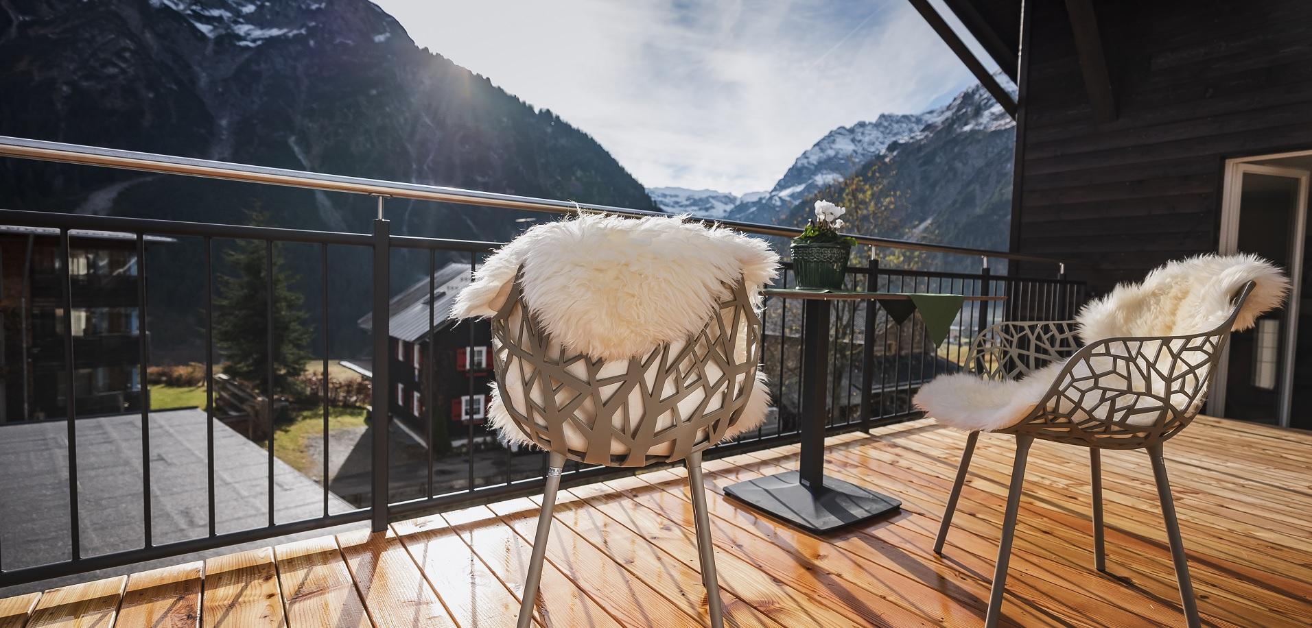 Apartment Balkon mit Bergblick
